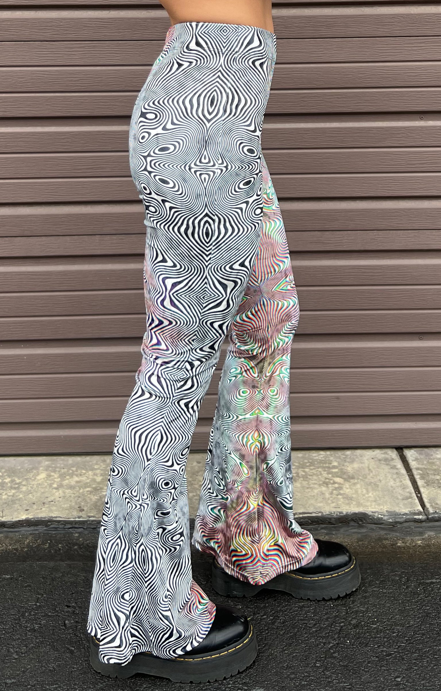 Bell Flare Leggings — The Headspace